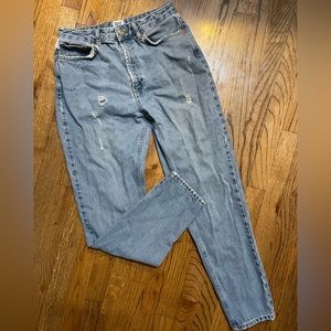 BDG MOM HIGH RISE DISTRESSED DENIM JEANS